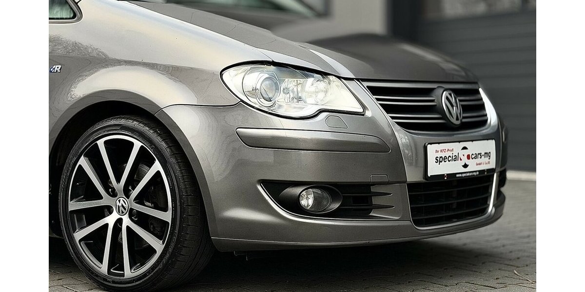 VW Touran R-Line Schiebedach Leder 7Sitze IHand 124.990 km 11.900 &euro; Mönchengladbach 41066