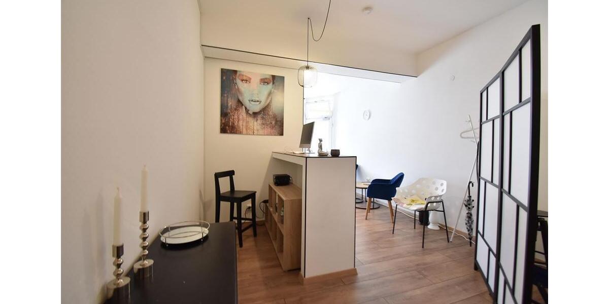 Ehemaliges Beautystudio! Bezugsfreies Ladenlokal in KR-City zimmer