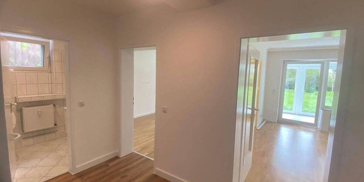 Etagenwohnung Düsseldorf Lohausen - 2 Zimmer, 77 m&sup2;, 1.400&euro; | Angebot:26933027