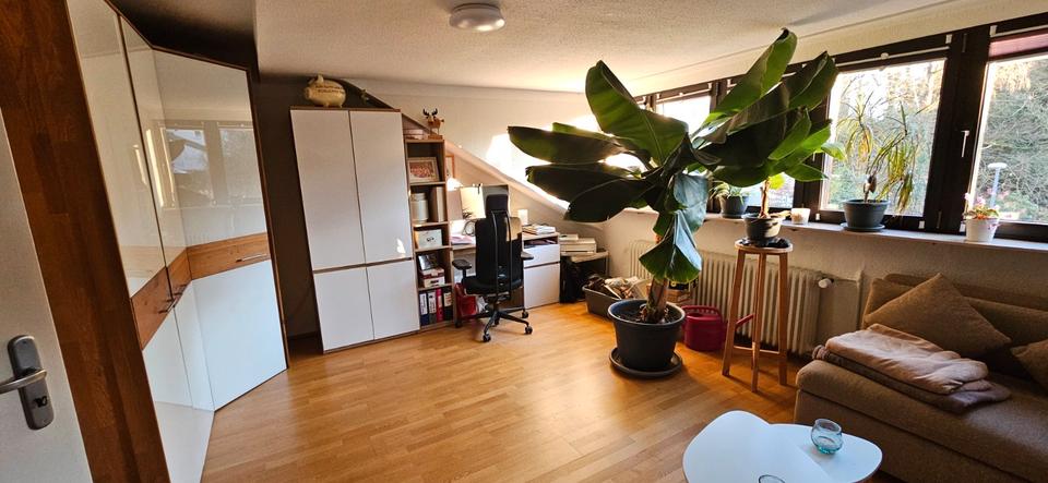 Dachgeschoßwohnung Wuppertal Lichtenplatz - 3.5 Zimmer, 110 m&sup2;, 1.125&euro; | Angebot:26395411