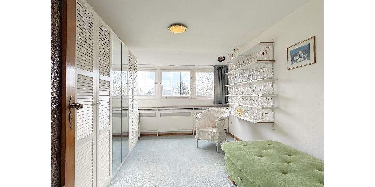 TOLLES ANWESEN MIT SCHWIMMBAD IN KREFELD-KLIEDBRUCH! 9 zimmer