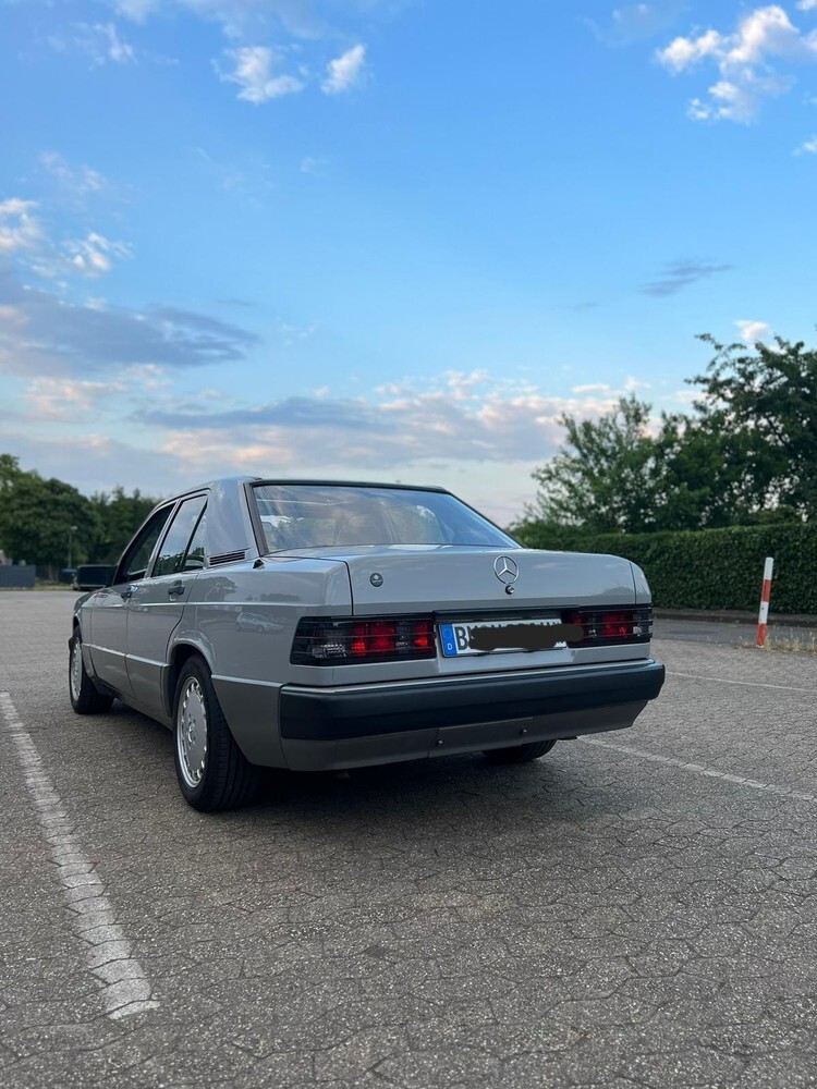 Mercedes-Benz 190E 86.500 km 10.500 € Bedburg 50181