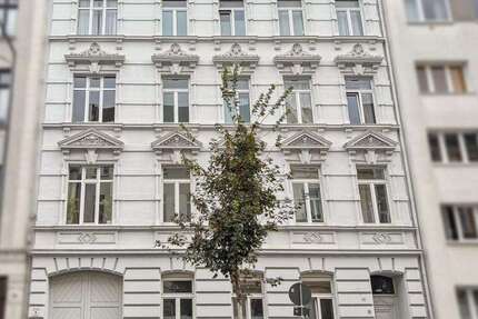 Wohnung zum Kaufen in Köln 153.000 € 22.83 m² 1 zimmer