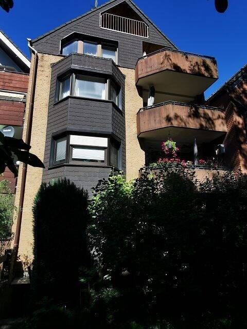 Große leerstehende 3,5 Zi.- Wohnung in ruhiger Top-Lage mit großem Balkon und Garage