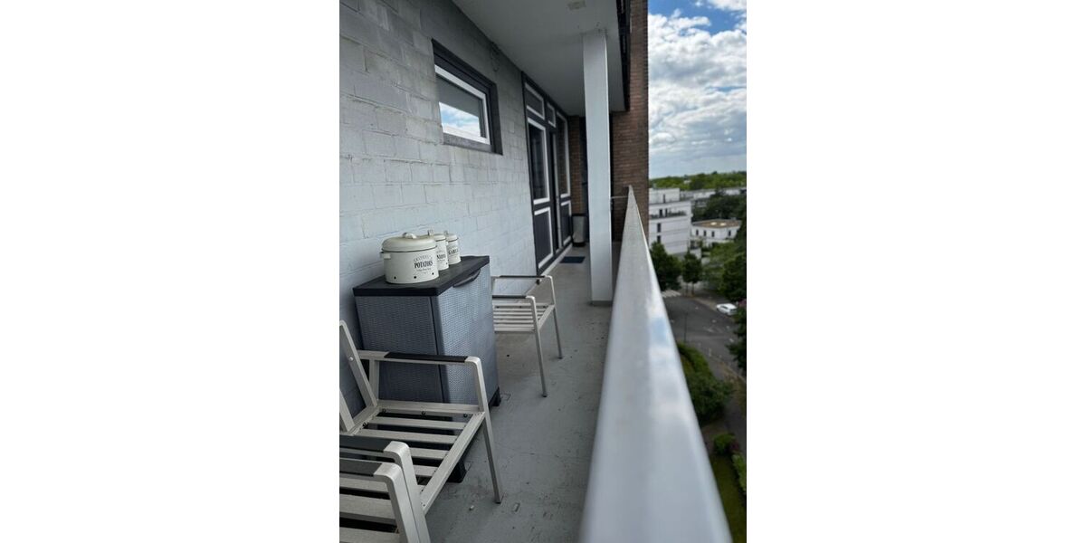 Provisionsfrei* Golzheim - wegen Auswanderung direkt vom Eigentümer sanierte 4 Zi-Wohnung mit hochwertiger Küche - Etagenwohnung Düsseldorf Stadtbezirk 5 | Angebot:25813842