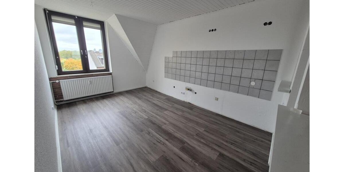 Wieder verfügbar!! Wohnen unterm Dach mit Stil – Frisch renovierte Rückzugsoase mit Charme! 2 zimmer