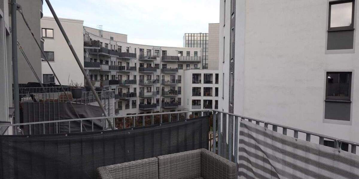 2 Zimmer Wohnung mit Fußbodenheizung und Balkon. EBK käuflich. Nur für eine Person geeignet. 2 zimmer