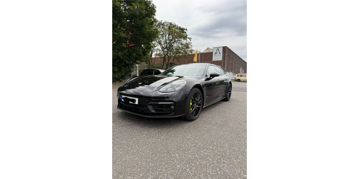 Porsche Panamera 88.700 km 67.900 &euro; Düsseldorf 40476