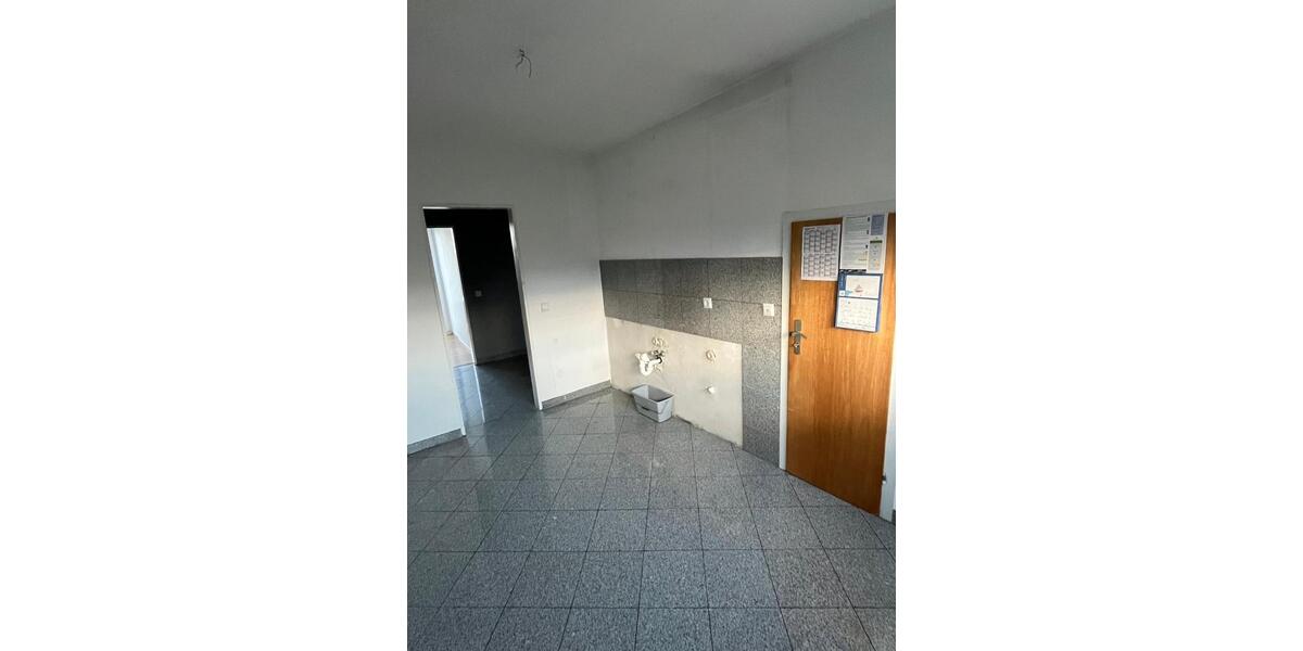 Dachgeschoßwohnung Meerbusch Kierst - 3.5 Zimmer, 85 m&sup2;, 1.067&euro; | Angebot:26413477