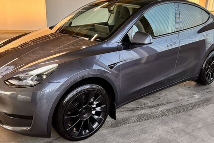 Tesla Model Y 50.000 km 29.950 &euro; Düsseldorf 40479