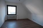 Dachgeschoßwohnung Duisburg Hochheide - 4 Zimmer, 120 m&sup2;, 1.150&euro; | Angebot:25640742