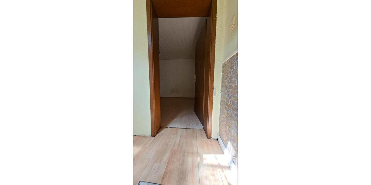 Einfamilienhaus Grevenbroich Neuenhausen - 5 Zimmer, 20 m&sup2;, 99.000&euro; | Angebot:26531903