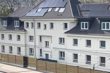 Top-Wohnung im 1. OG mit Balkon, energetisch kernsaniert