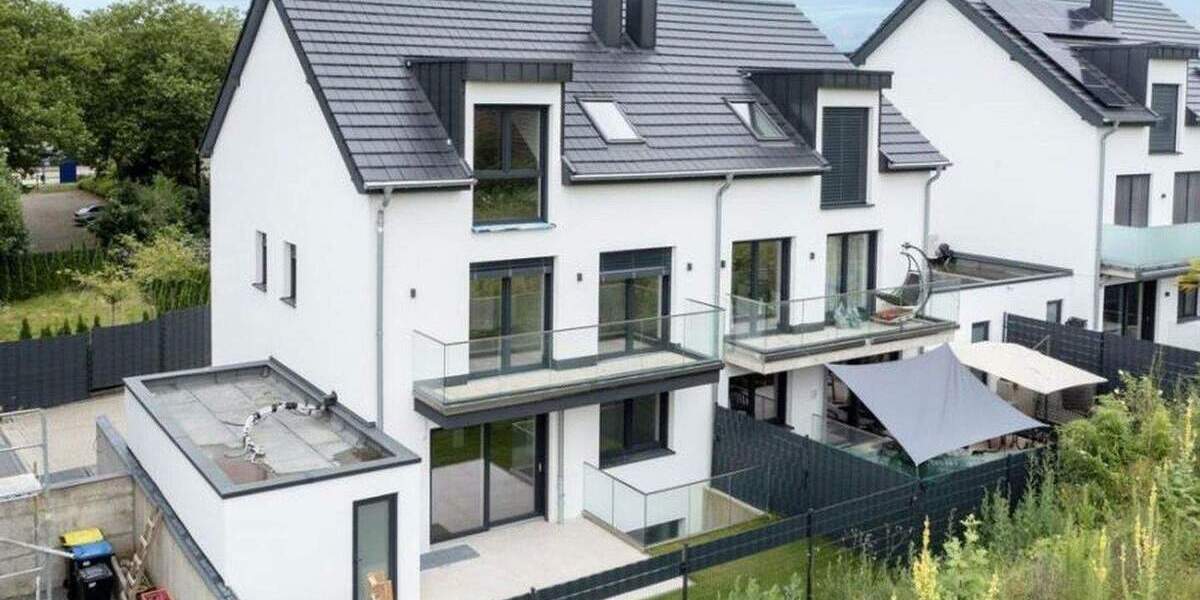 Investoren aufgepasst! Geräumige Doppelhaushälfte mit gehobener Innenausstattung in Meerbusch 6 zimmer