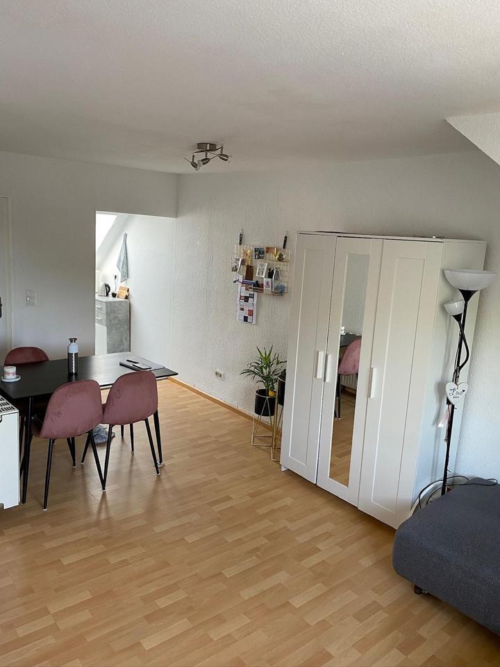 Zentral gelegene DG-Wohnung – ideal für Singles