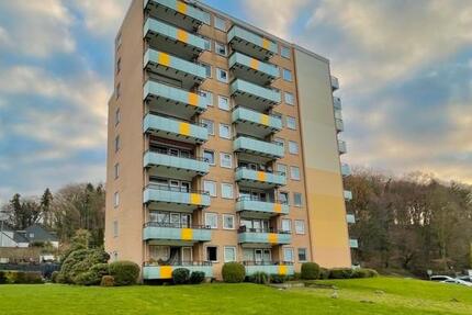 Geräumige 3 Zi. Wohnung mit Balkon! 3 zimmer