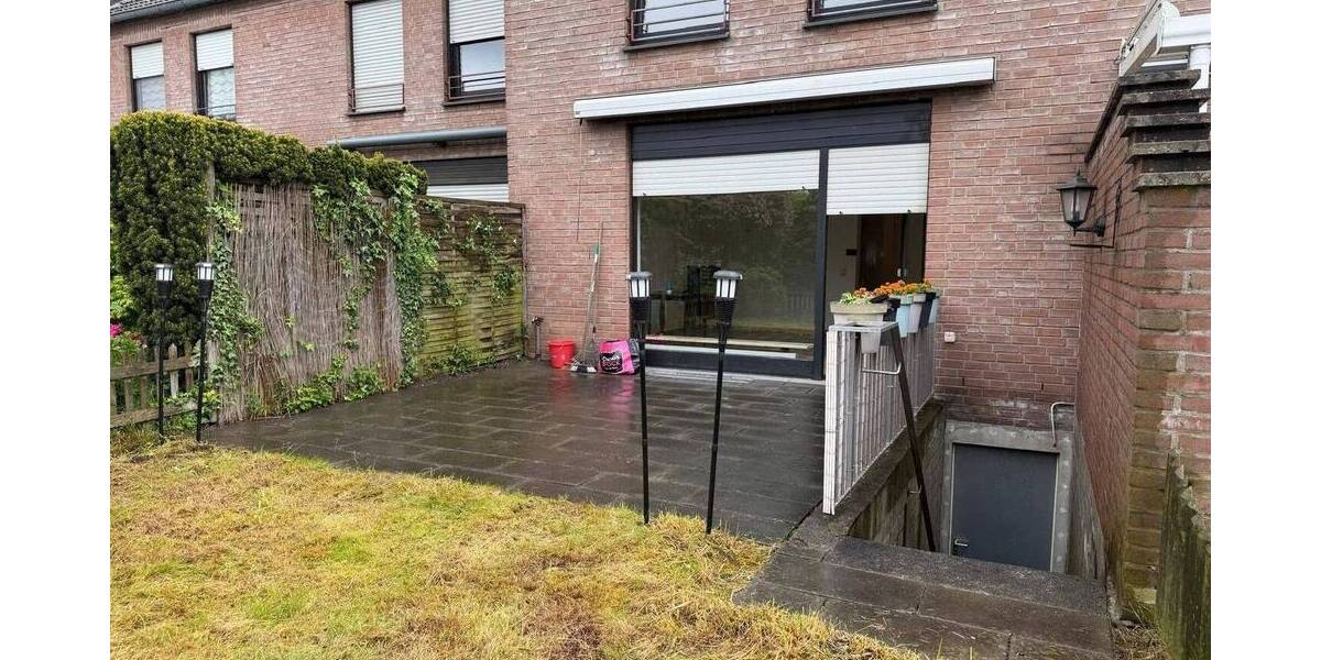 Reihenmittelhaus Krefeld Kempener Feld/Baakeshof - 6 Zimmer, 135 m&sup2;, 360.000&euro; | Angebot:26779006