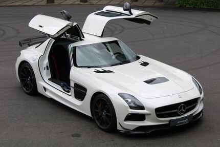 Mercedes-Benz SLS AMG 1.486 km 999.350 &euro; Düsseldorf 40233