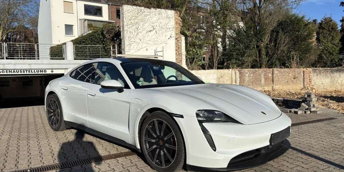 Porsche Taycan 44.083 km 61.950 &euro; Mönchengladbach 41063