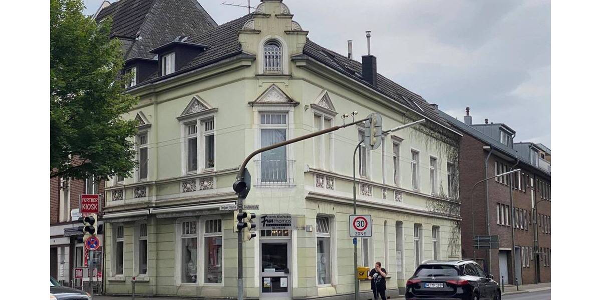 Optimierer aufgepasst ! Mächtiges WGH Eckhaus auf der Neusser Furth ! zimmer