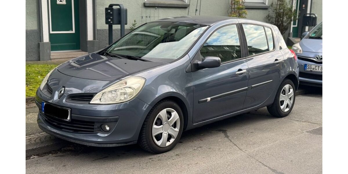 Renault Clio 100.000 km 2.850 &euro; Solingen 42655