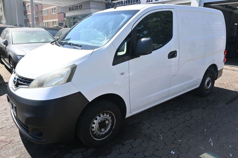 NV200