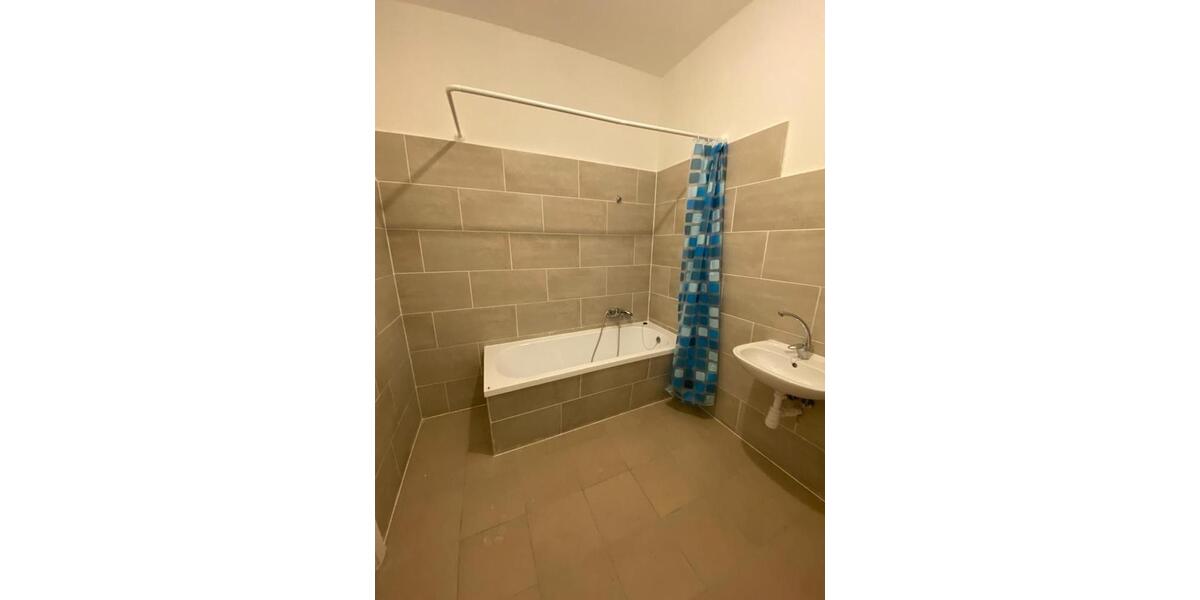 13-Familienhaus + 1 Gewerbeeinheit | Fast fertig renoviert | zimmer