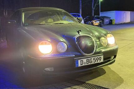 Jaguar S-Type 198.000 km 2.000 &euro; Düsseldorf 40599