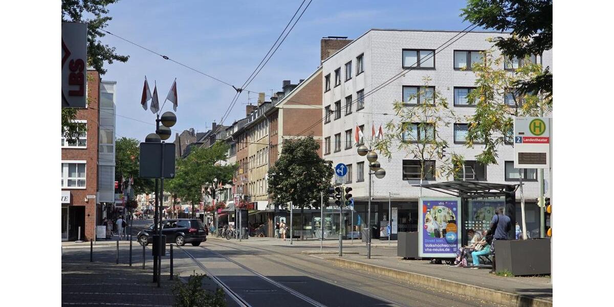 Altersgerechte EG Wohnung, eigene Garten Neuss City zu verkaufen 4 zimmer