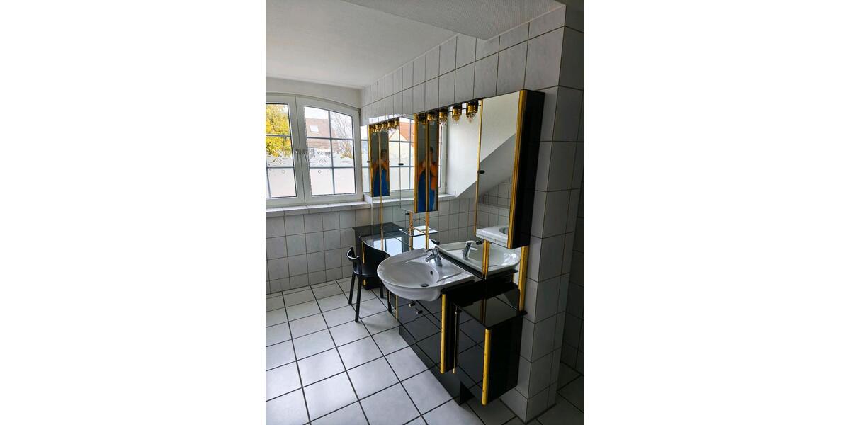 Dachgeschoßwohnung Pulheim - 3 Zimmer, 109 m&sup2;, 1.550&euro; | Angebot:25174347