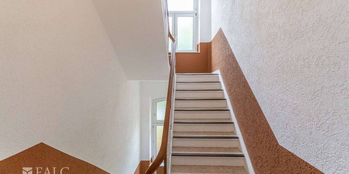Mehrfamilienhaus, Wohnhaus Krefeld Stadtmitte - 1 Zimmer, 384 m&sup2;, 699.999&euro; | Angebot:26081937