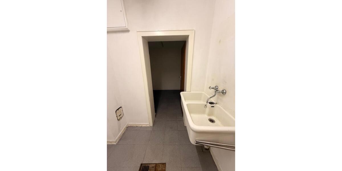 Erdgeschoßwohnung Krefeld - 3 Zimmer, 120 m&sup2;, 1.250&euro; | Angebot:25714479