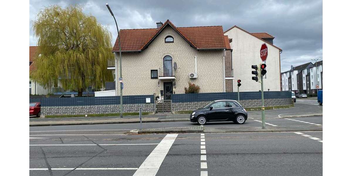 Haus zum Kaufen in Neuss 550.000 € 137.2 m² 6 zimmer