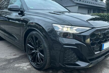 Audi Q8 12.500 km 123.760 &euro; Langenfeld 40764