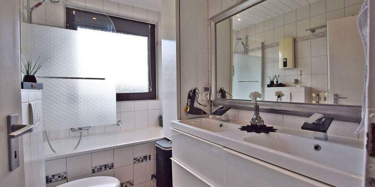 Lichtdurchflutete Dachgeschosswohnung mit Sonnenterrasse! 4 zimmer