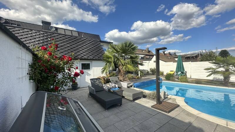 Kernsaniertes Traumhaus mit Sauna, Swimmingpool und hochwertiger Ausstattung!
