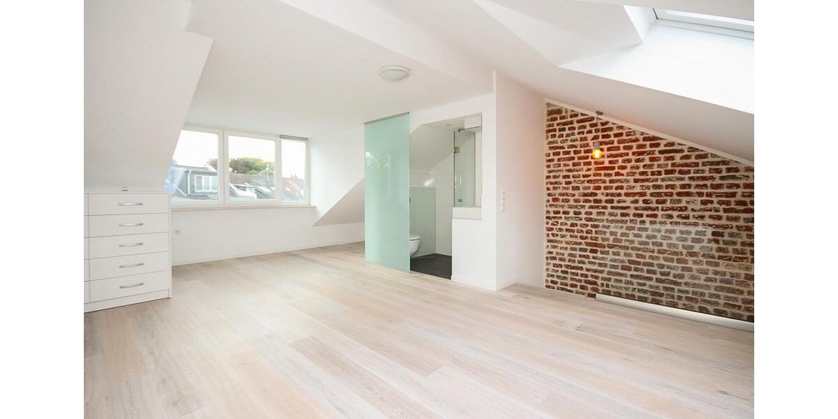 Dachgeschoßwohnung Düsseldorf Stadtbezirk 2 - 2 Zimmer, 89 m&sup2;, 1.600&euro; | Angebot:24889835