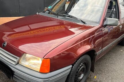 Opel Kadett 36.000 km 8.500 &euro; Düsseldorf 40597