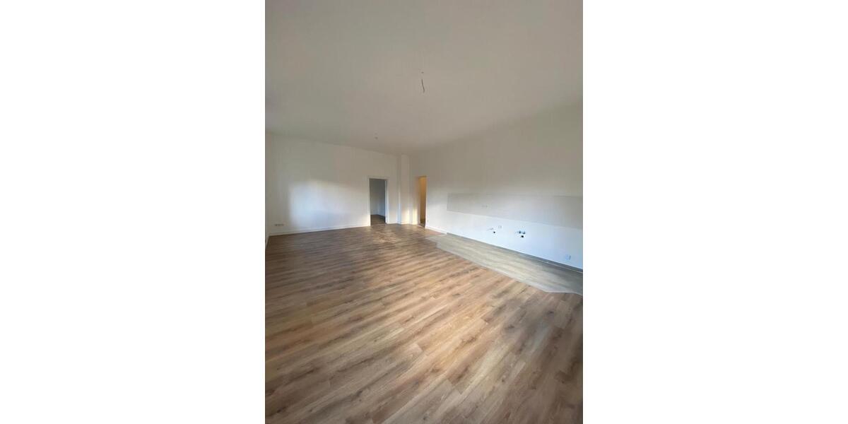 13-Familienhaus + 1 Gewerbeeinheit | Fast fertig renoviert | zimmer