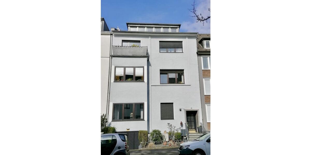 Provisionsfrei* SOFORT FREI! Rhein-nah - 2-Zm Penthouse Oberkassel - renoviert, Klimaanlage Einbauküche 55m² - Einfamilienhaus Düsseldorf Oberkassel | Angebot:27074522