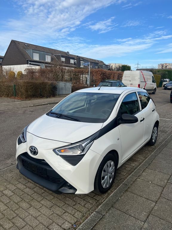 Aygo (X)