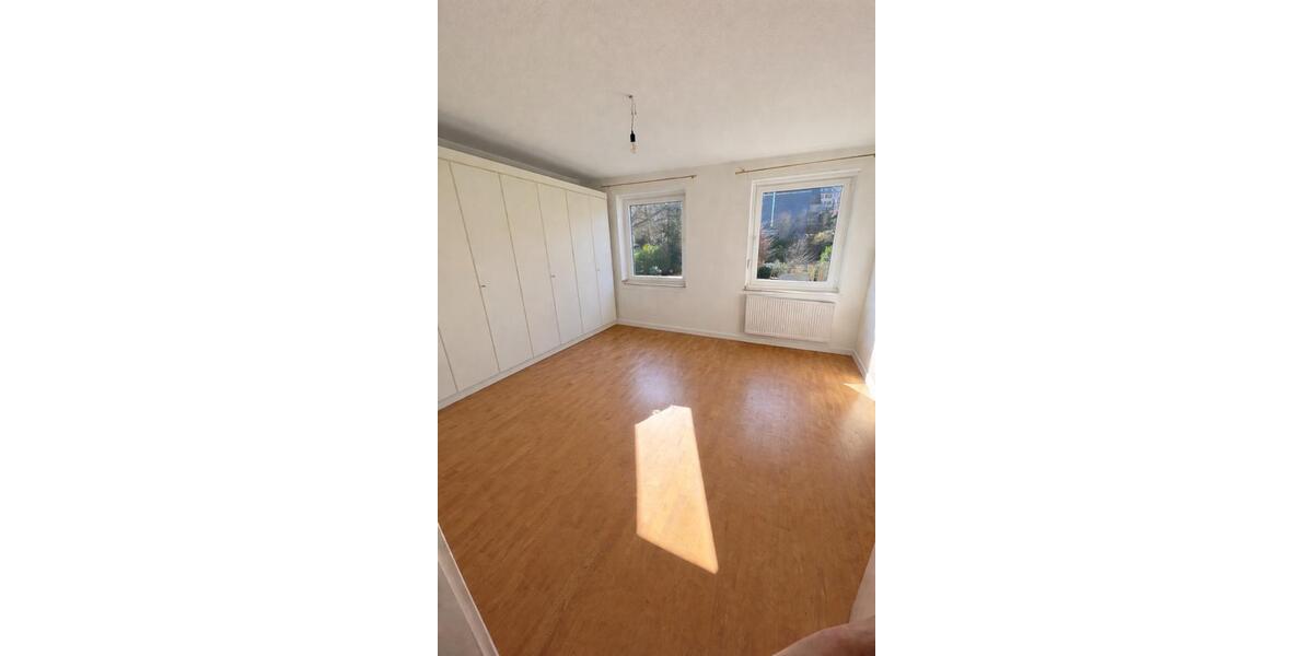 Etagenwohnung Wuppertal Lichtenplatz - 3 Zimmer, 110 m&sup2;, 1.400&euro; | Angebot:25353891