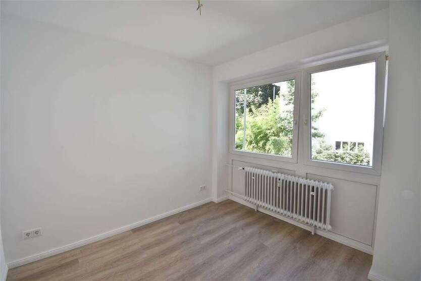 Wohnung zum Mieten in Düsseldorf 645 € 12.36 m²