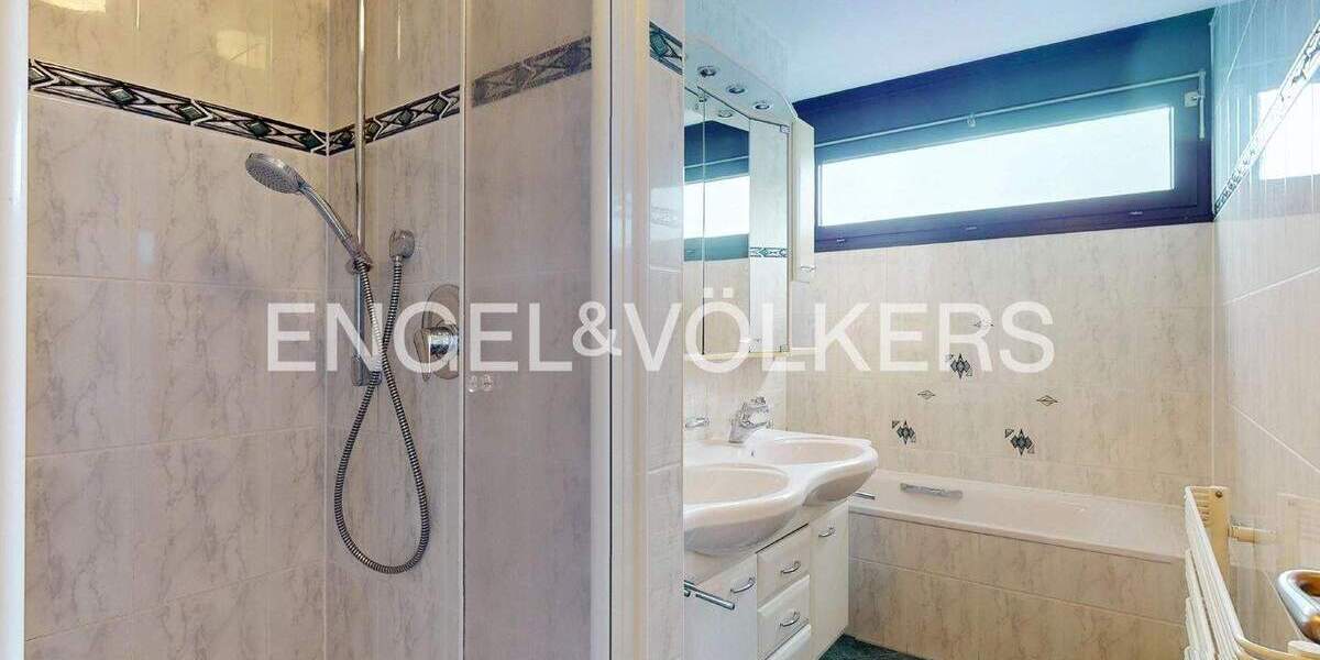 Etagenwohnung Moers Moers-Mitte - 4 Zimmer, 88 m&sup2;, 165.000&euro; | Angebot:25709634