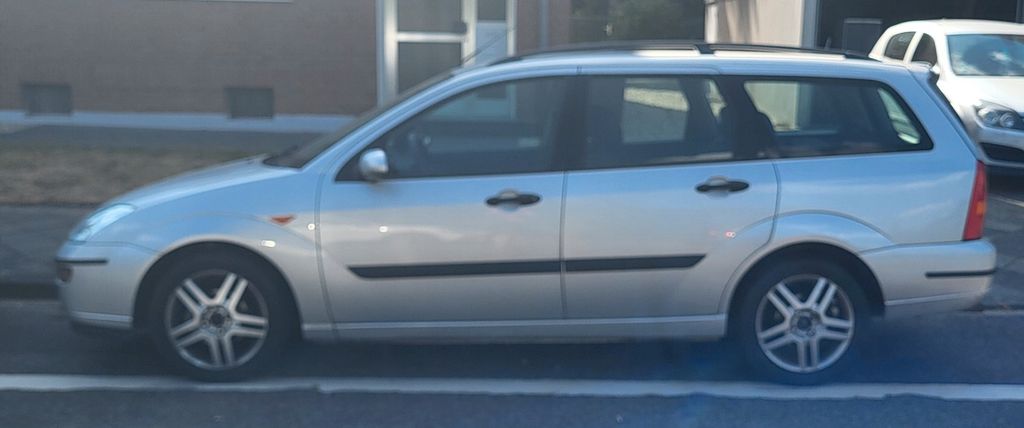 Ford Focus 129.238 km 2.500 &euro; Mönchengladbach 41066