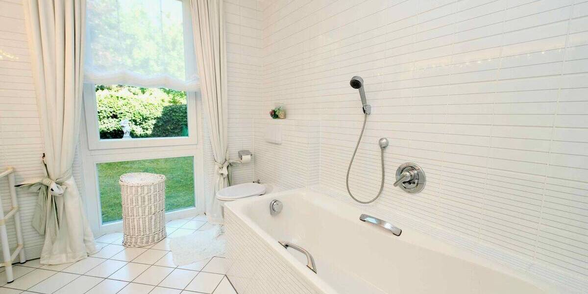 Traumhafte 122 m² Erdgeschosswohnung mit großzügigem Garten, Terrasse und TG Platz in Büderich 3 zimmer