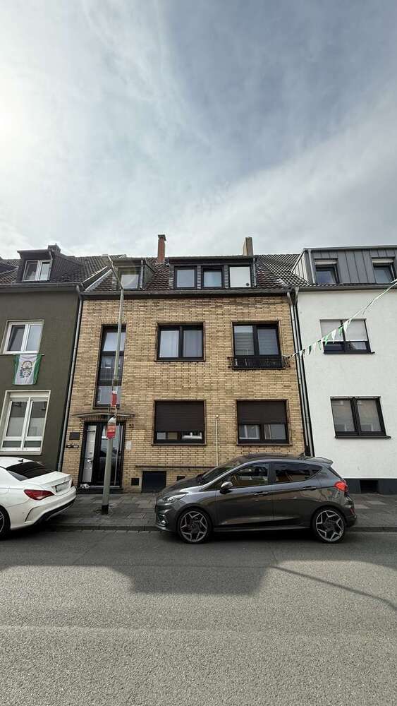 Haus zum Kaufen in Duisburg 490.000 € 257 m²