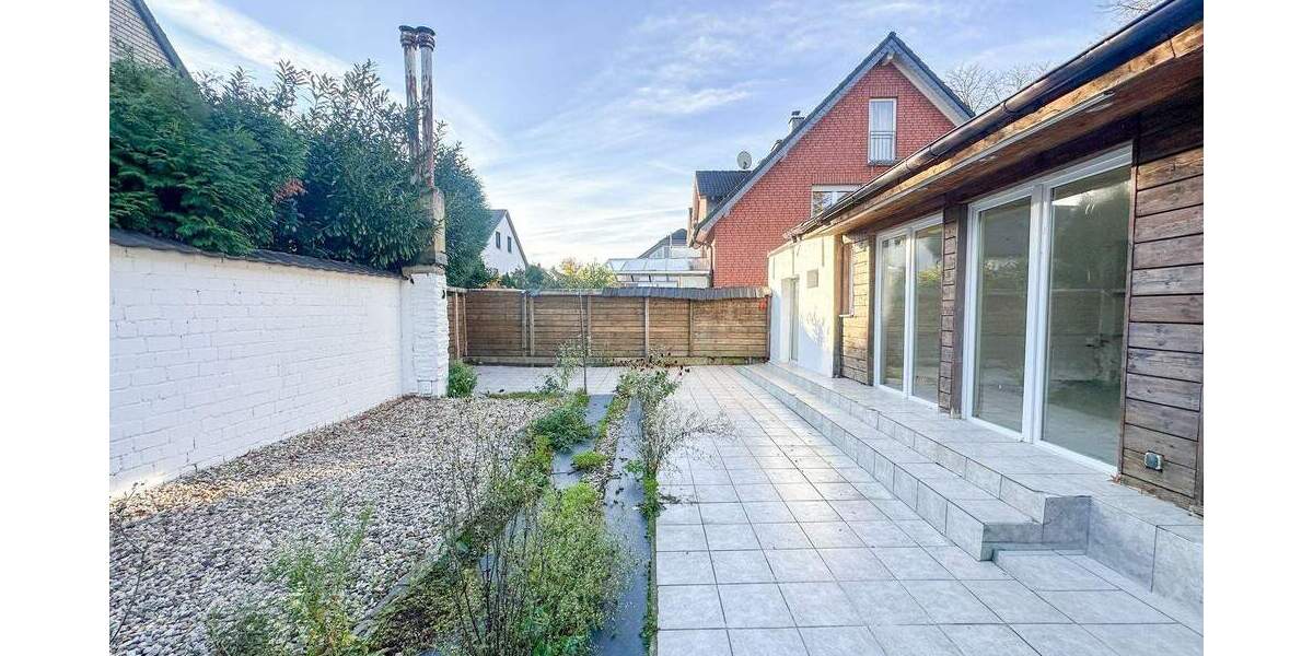 Freistehendes Einfamilienhaus mit zusätzlichem Grundstück und Entwicklungsspielraum 8 zimmer