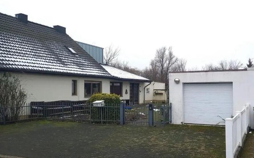 Doppelhaushälfte