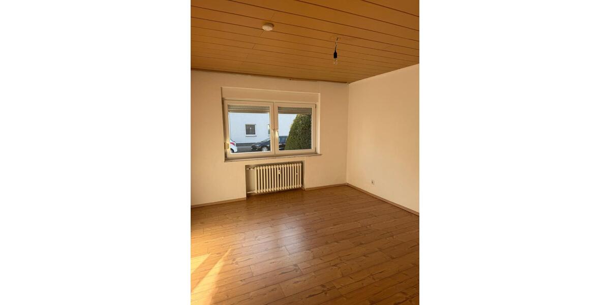Erdgeschoßwohnung Duisburg Essenberg - 3 Zimmer, 88 m&sup2;, 540&euro; | Angebot:25646850